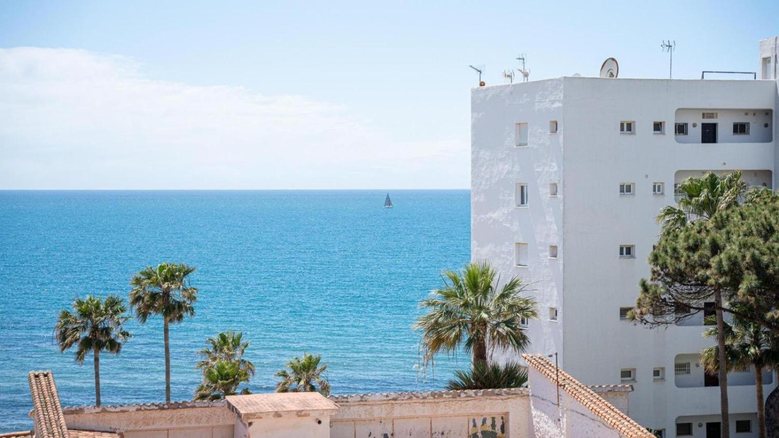 Beachfront Apartment In Calahonda MIJAS COSTA Esterno foto